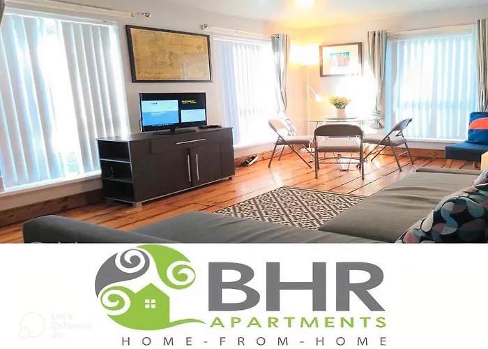 Perfect Central City Location - Parking - 3 Beds - 2 Bedrooms